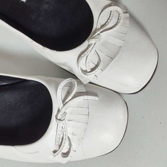 Vintage Etienne Aigner white leather ballet loafers 6 - Picture 4 of 11